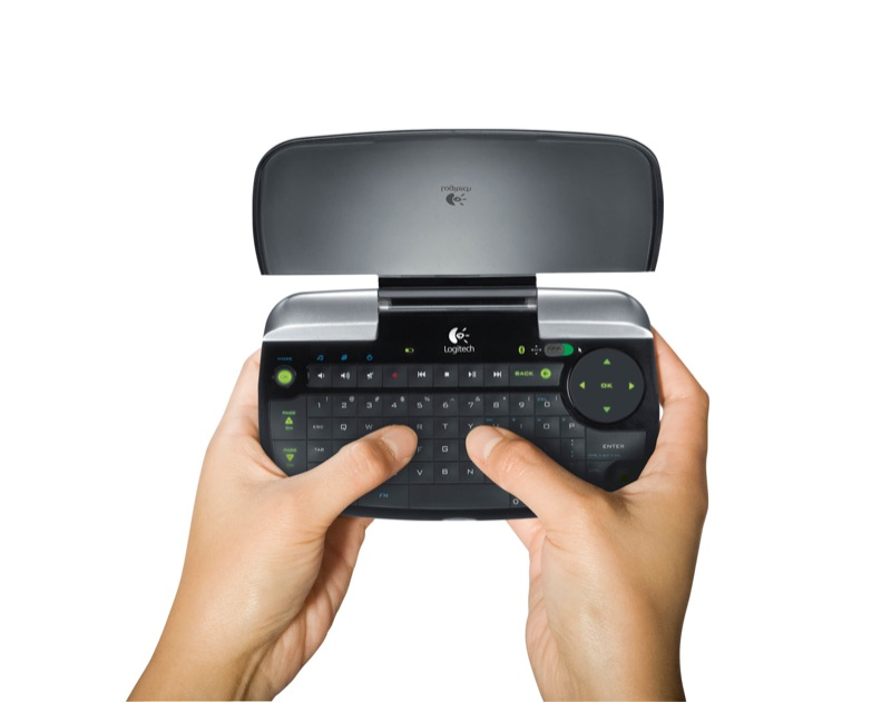 Illustration for article titled Logitech DiNovo Mini Wireless Keyboard Controls Windows Media Center and PS3